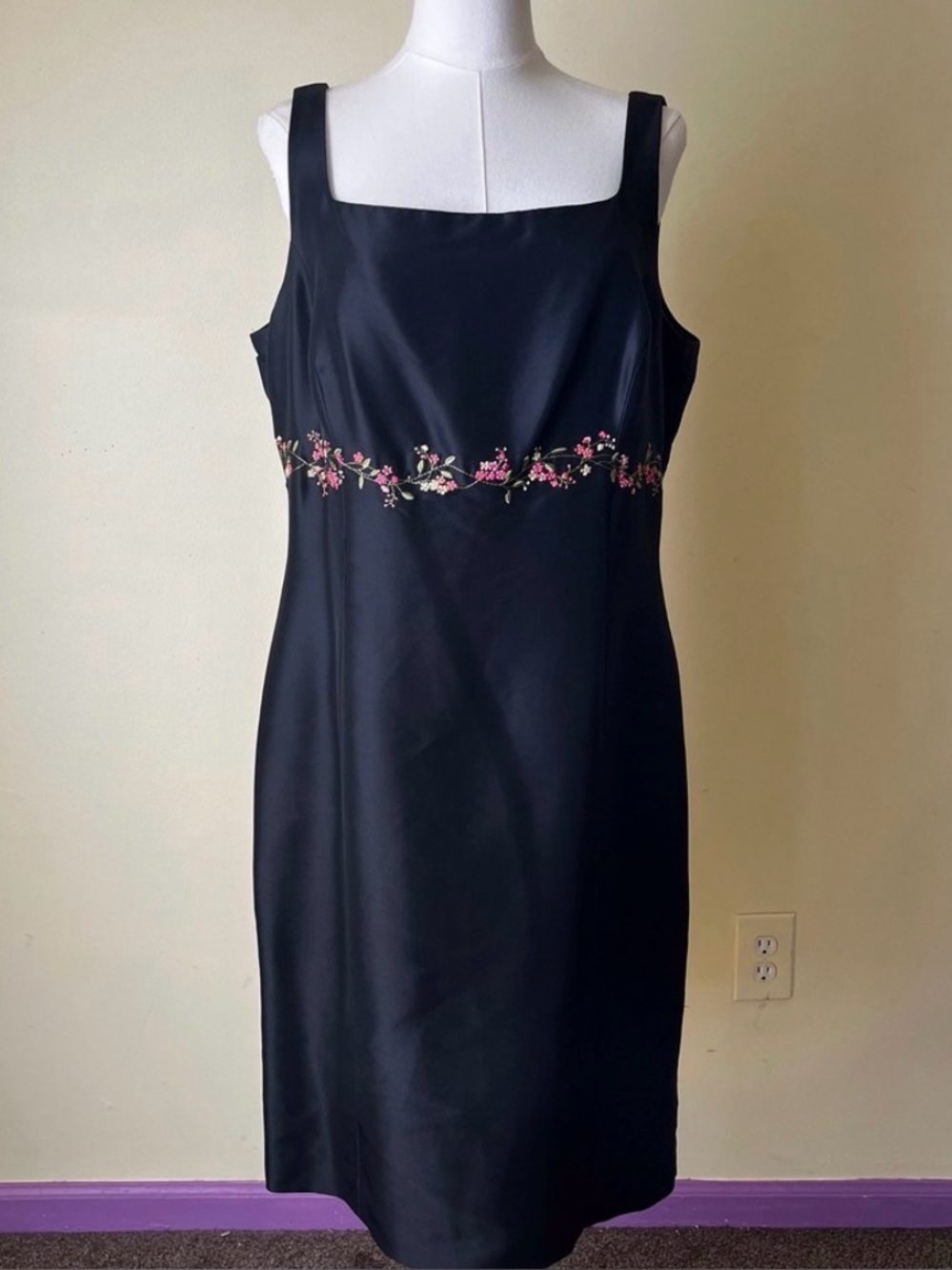 Vintage Y2K Ann‎ Taylor Black Silk Floral Embroidered Midi Dress Size 14